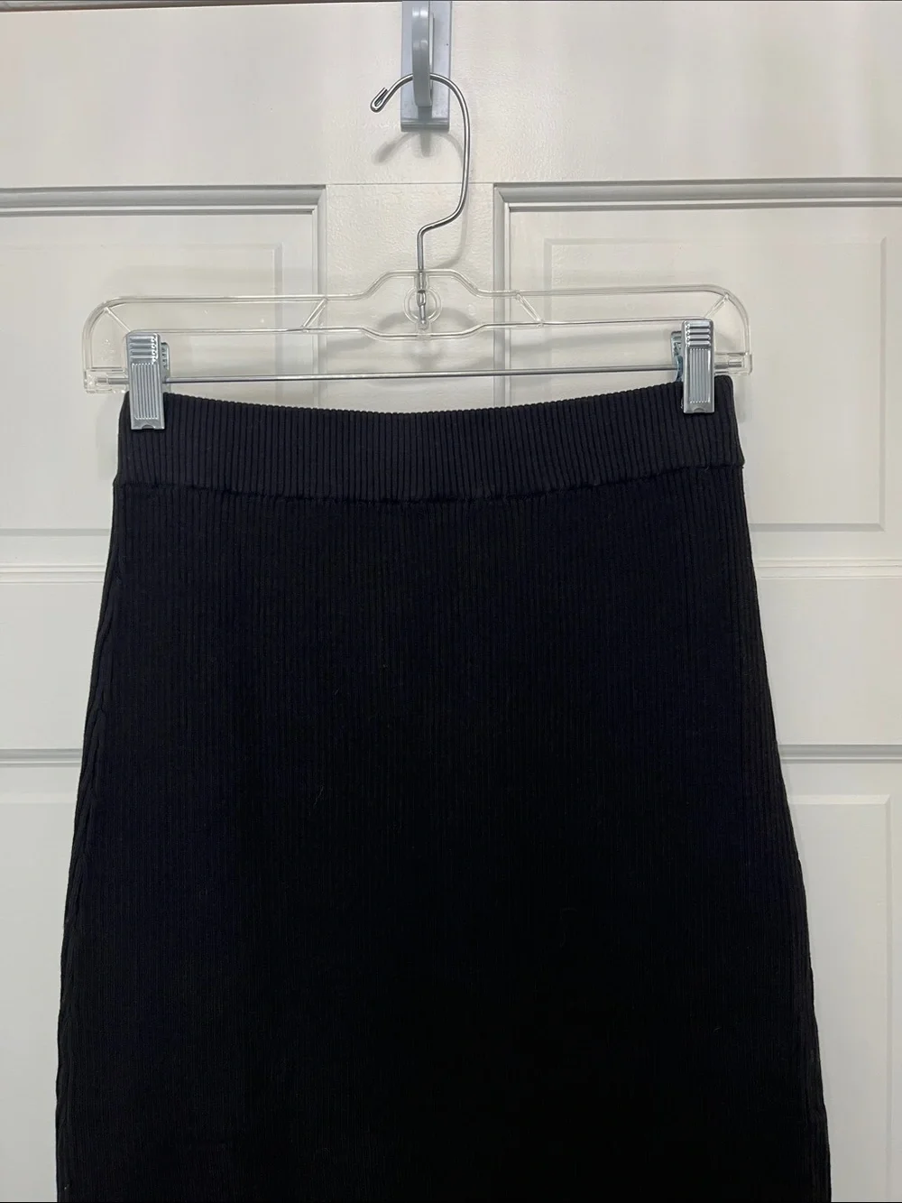 Lita by Ciara Black Ribbed Button Front Midi Skirt - Size Medium